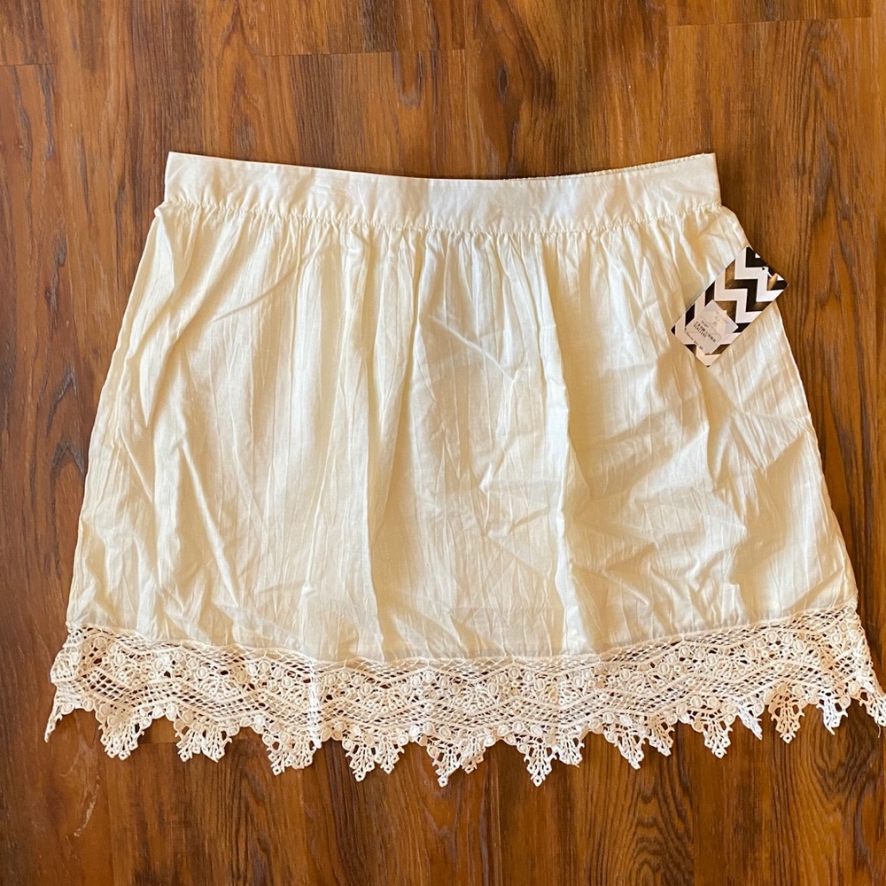 🌟2/$14🌟Modbe Women’s Size XL Off White Skirt.